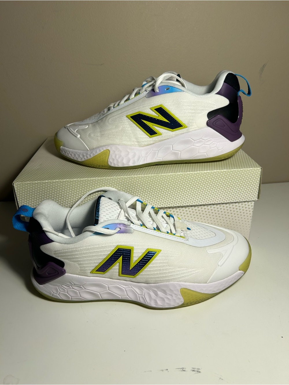 New balance- CG2 Tennis-hard court, black white, 10 women sw